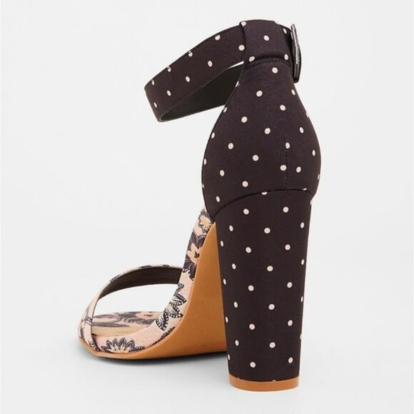 Torrid Paisley Dot Sandals Size 8.5W Ankle Strap Pink Polk Dots - Picture 6 of 12